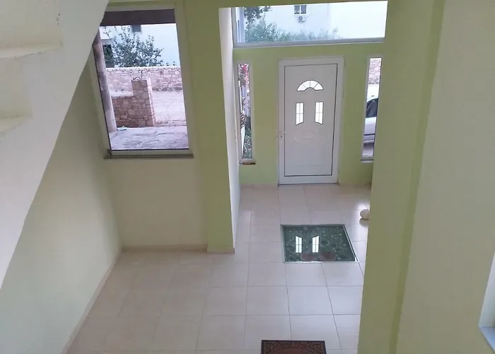 Sopebra Villa Sarandë