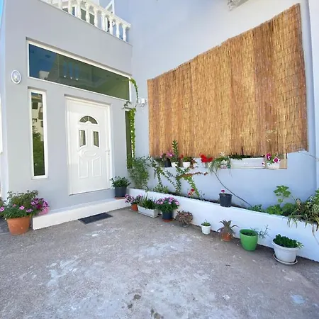 Willa Sopebra Saranda